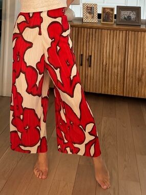 Wide leg cropped pants size medium